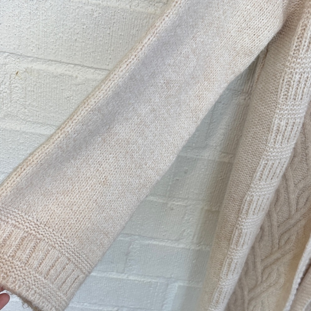 Tahari Wool Cream Cable Knit Long Sleeve Long Cardigan Sweater sz L - Picture 3 of 8